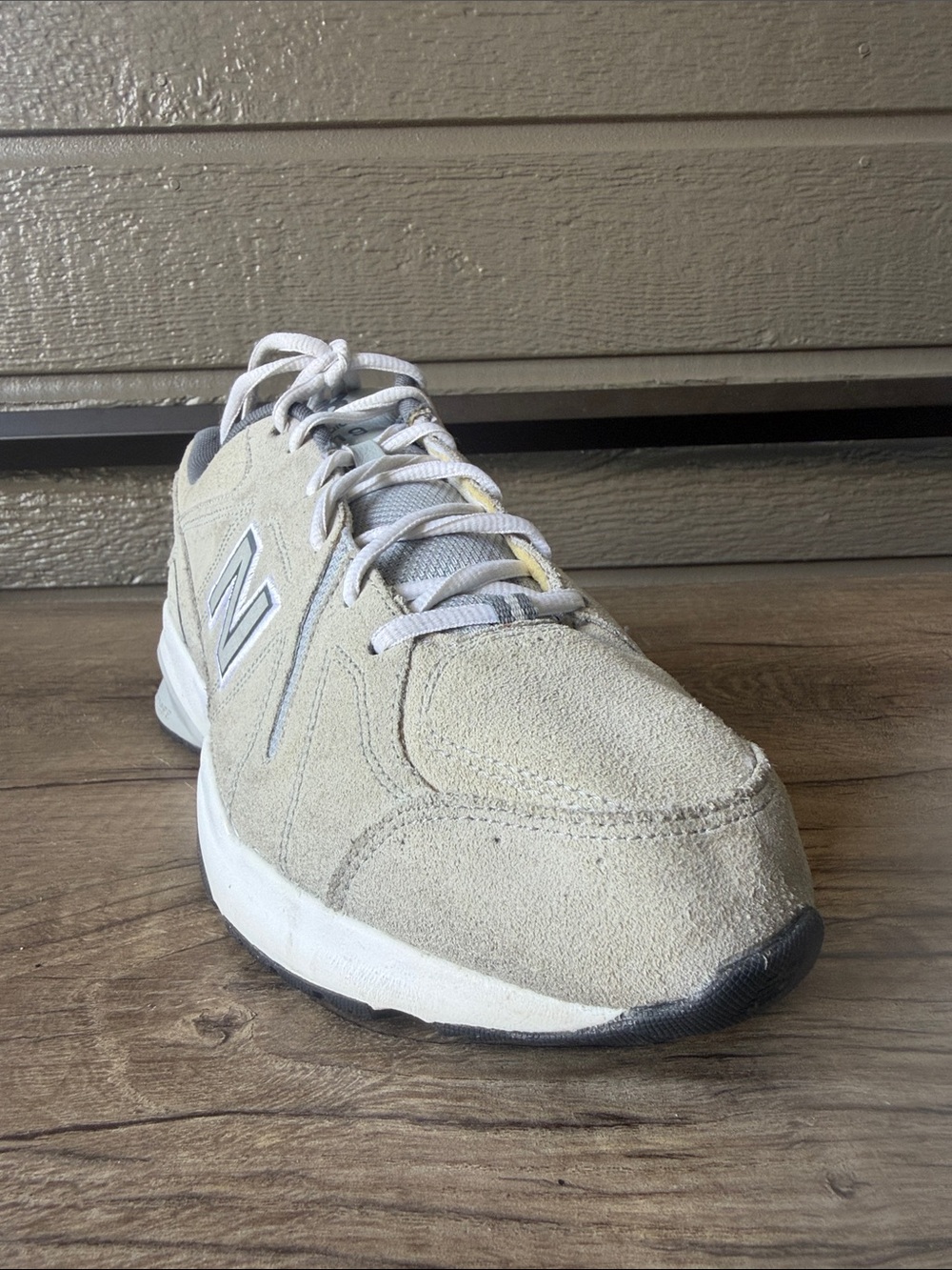 New Balance 619 Men’s Beige Suede Sneakers White Laces size 12